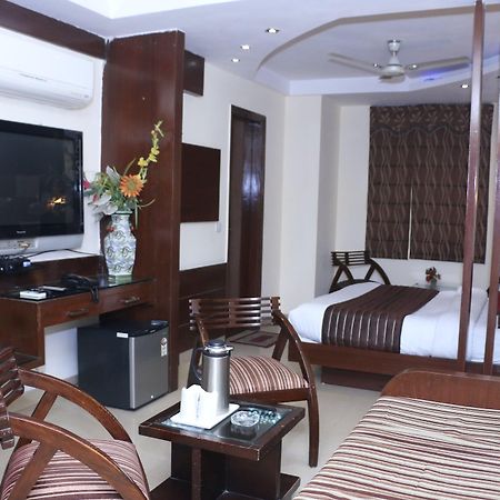 Hotel High 5 Land Delhi  Exterior photo