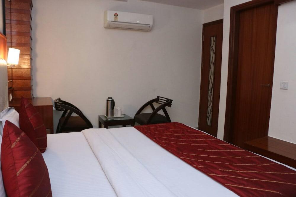 Hotel High 5 Land Delhi  Exterior photo