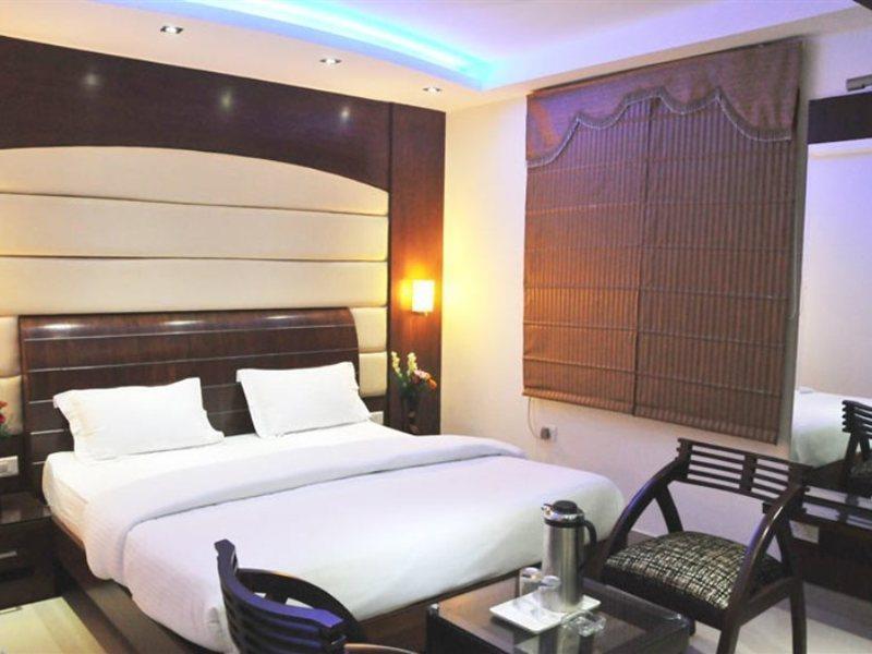 Hotel High 5 Land Delhi  Exterior photo