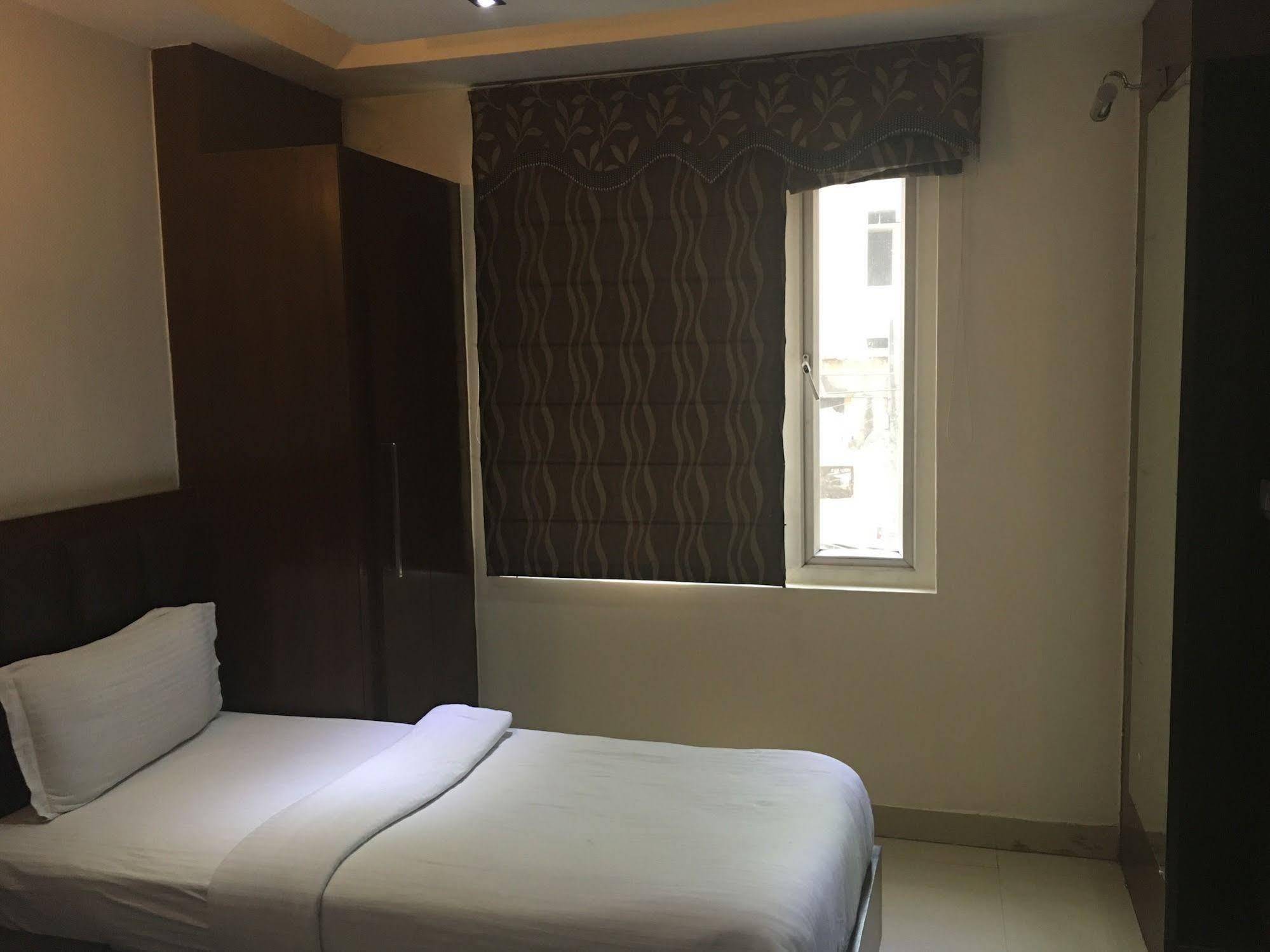Hotel High 5 Land Delhi  Exterior photo